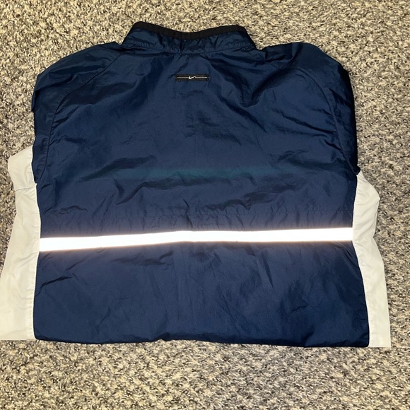 VINTAGE Nike windbreaker - Picture 2 of 5